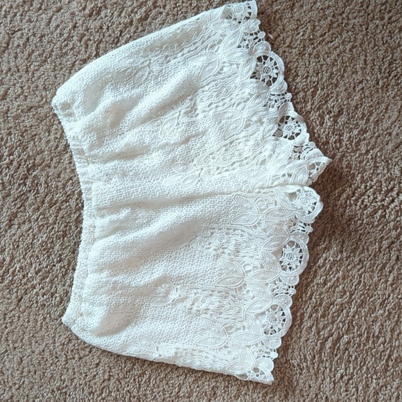 Francesca's White Crochet Lace Fully Lined Beachy Boho Shorts Size S - Picture 6 of 9